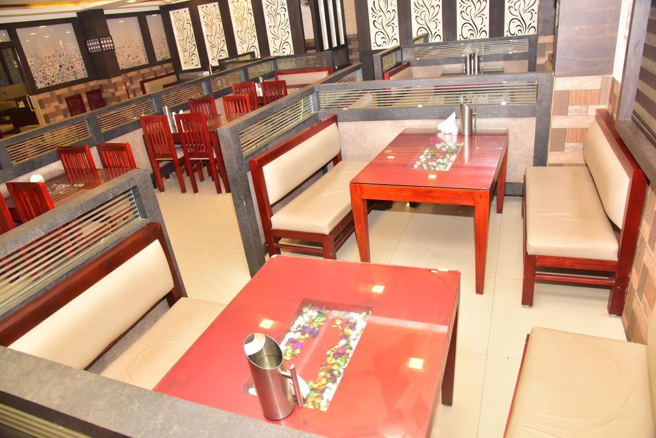 Отель Bright Palace Restaurant And Residency Шимога Экстерьер фото
